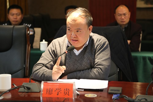 廖学贵院长汇报.JPG 廖学贵院长汇报.JPG