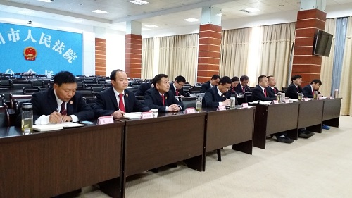 利川法院积极组织干警参加审判工作培训.jpg