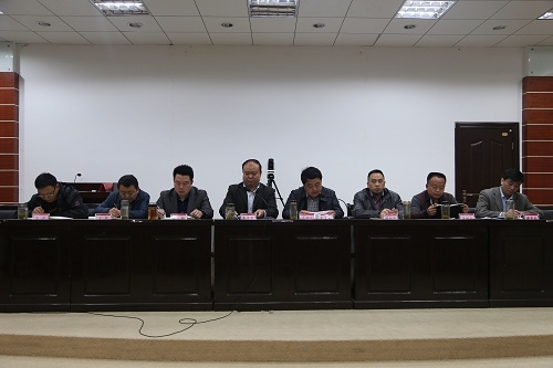 利川法院组织召开全院干警大会传达近期重要会议精神.JPG