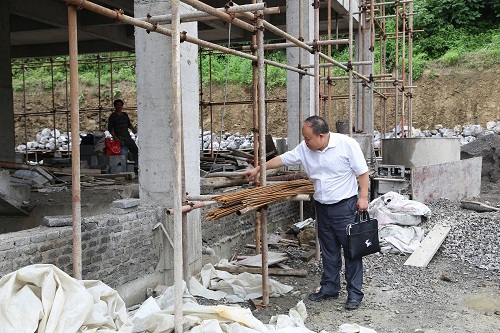 利川法院:实地勘查施工现场,全力推进法庭恢复重建(近).JPG 利川法院:实地勘查施工现场,全力推进法庭恢复重建(近).JPG