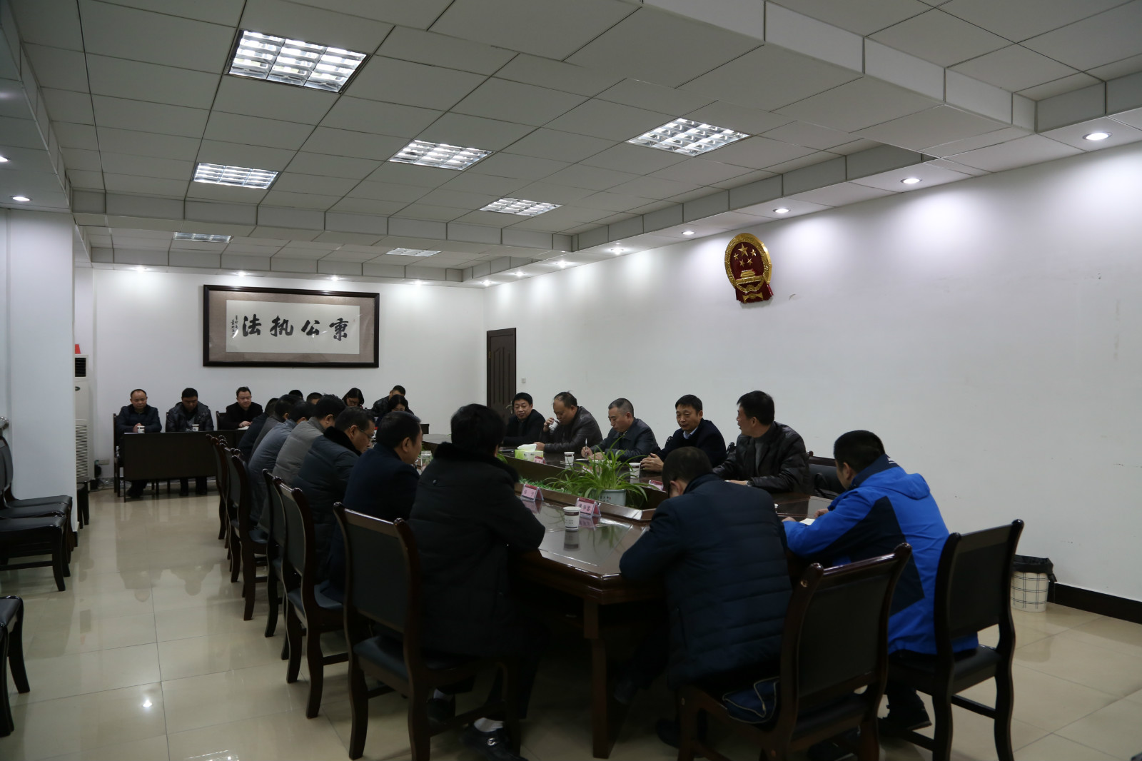 利川法院：利川市法院召开院长工作交接会议（图文  丁宏）_meitu_5.jpg