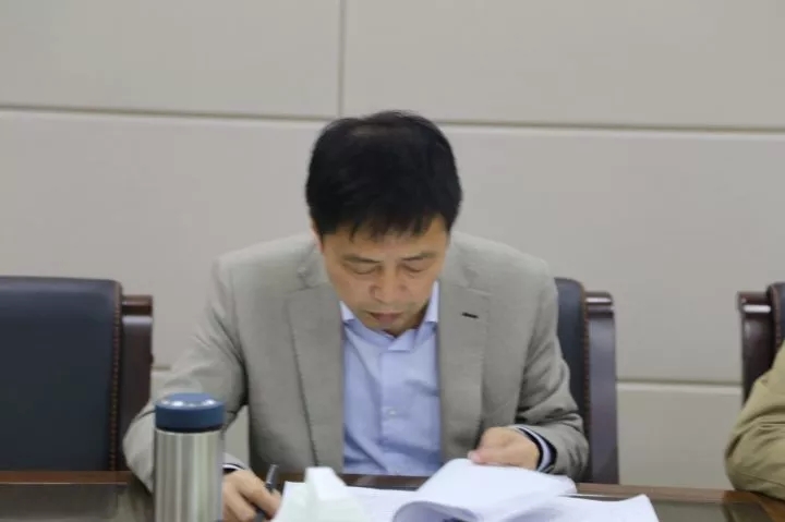 利川市法院召开第四次院务会1.webp.jpg