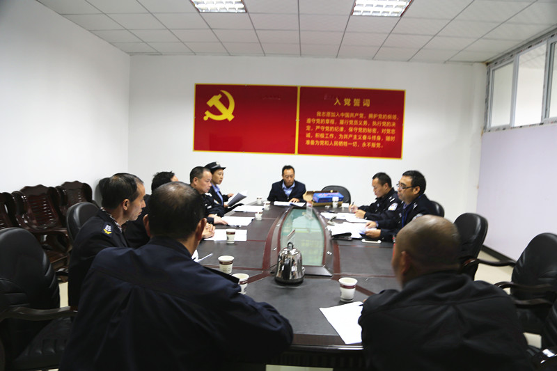利川市法院加强人民法庭保安培训1.jpg